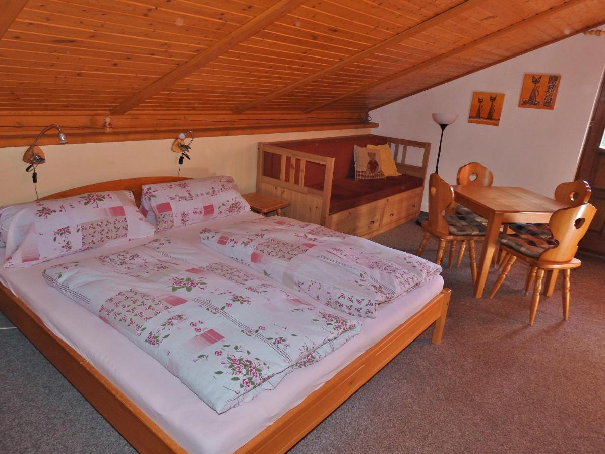 Studio mit Kingsize-Bett und Schlafsofa