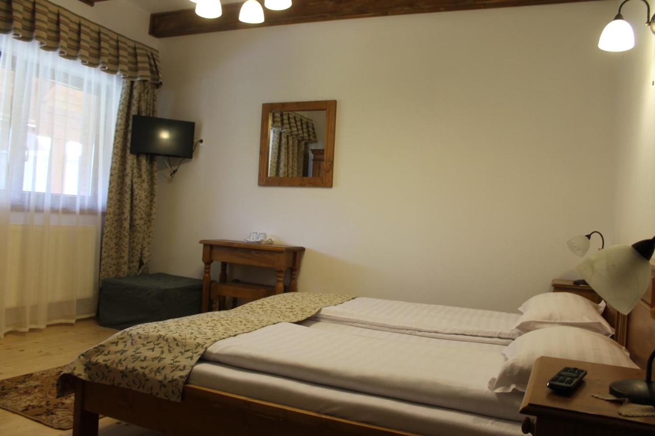 Tweepersoonskamer met 2 Aparte Bedden en Balkon