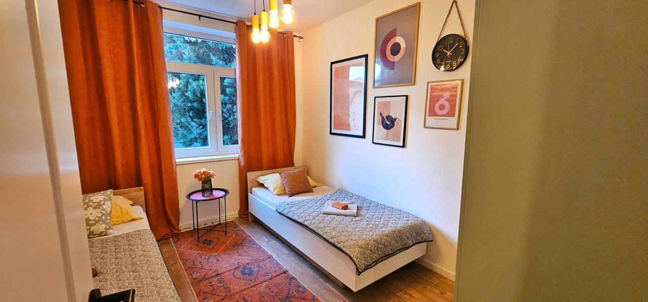 Appartamento con 2 Camere da Letto e Balcone
