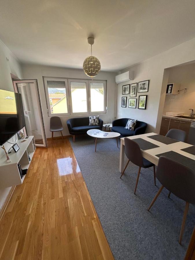 Ella and Oskar Apartment - Chambres d’hôtes Mostar