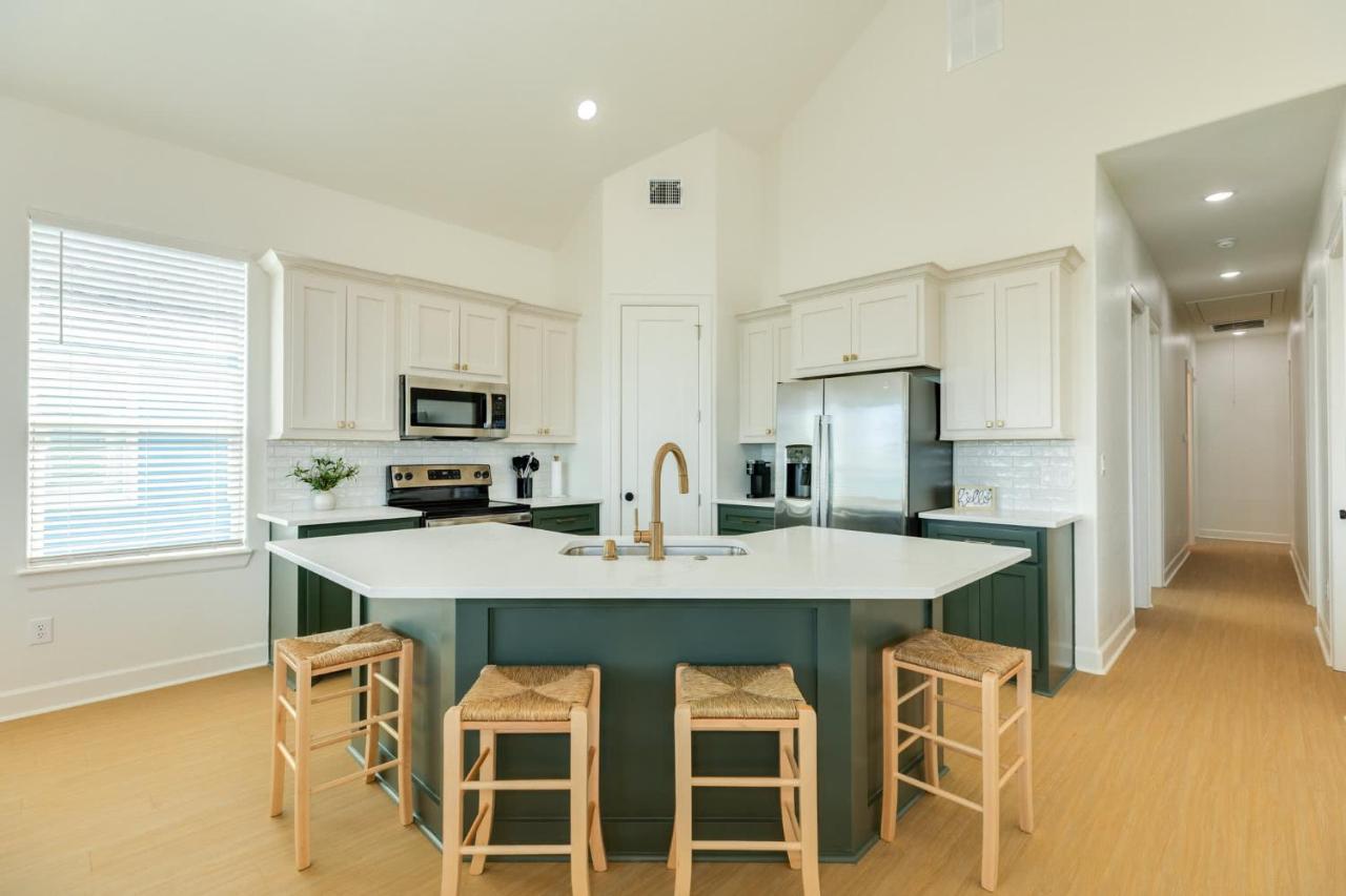 Private Beach Access Pet Friendly - B&B Freeport