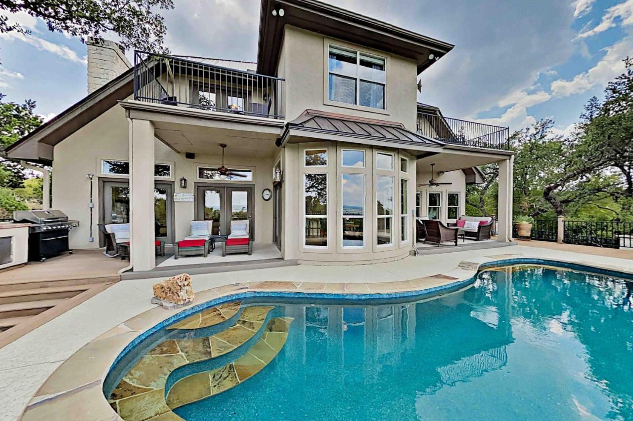 Five Bedroom Holiday Home