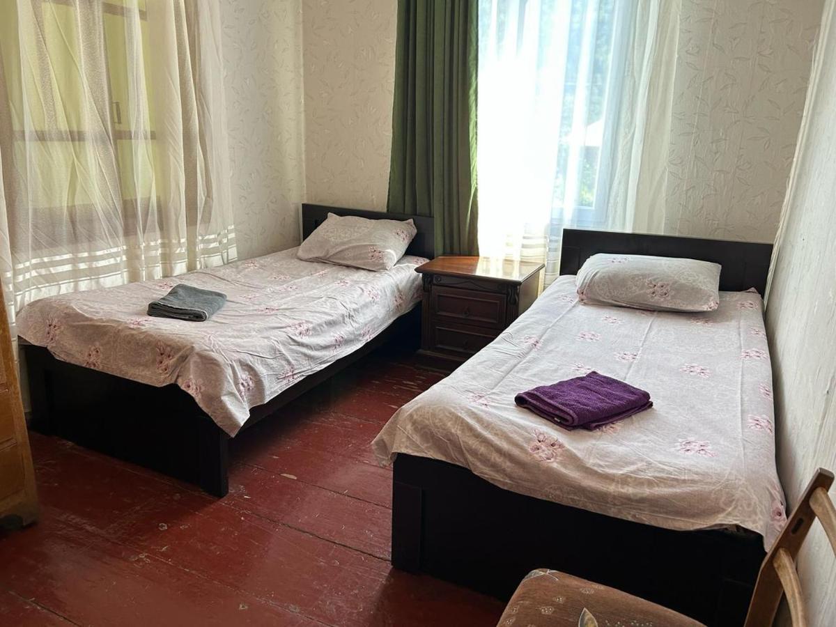 Habitación Doble con baño compartido - 2 camas