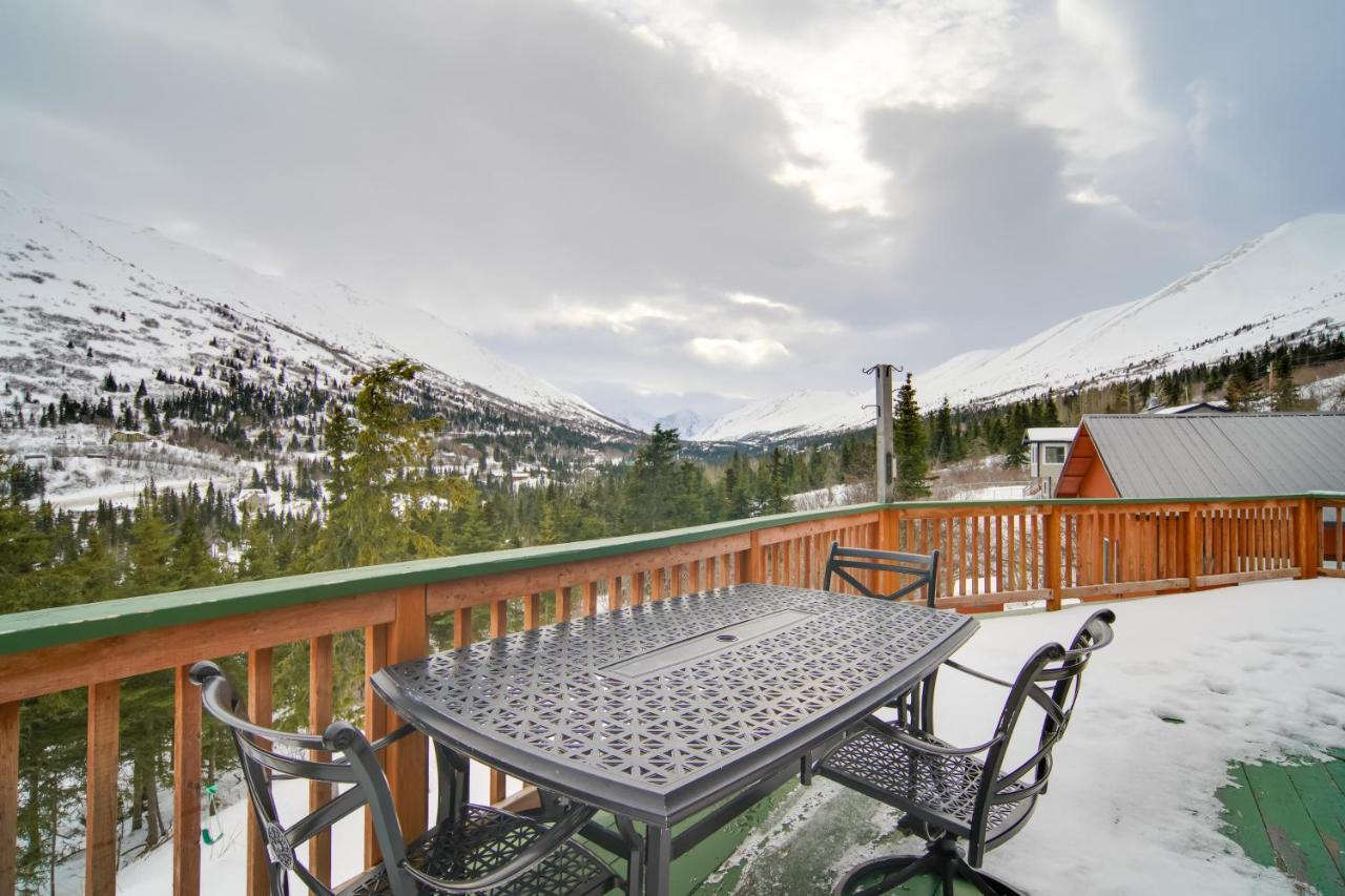 Stunning Alaskan Getaway with River and Mtn Views - Ferienwohnung Eagle River