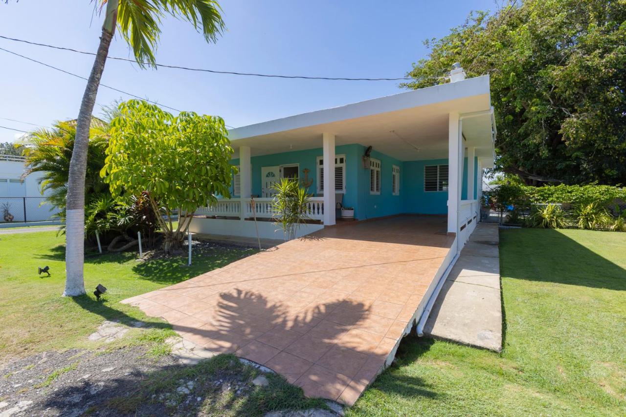 Casa Lula Beach Retreat - Fenced backyard - B&B