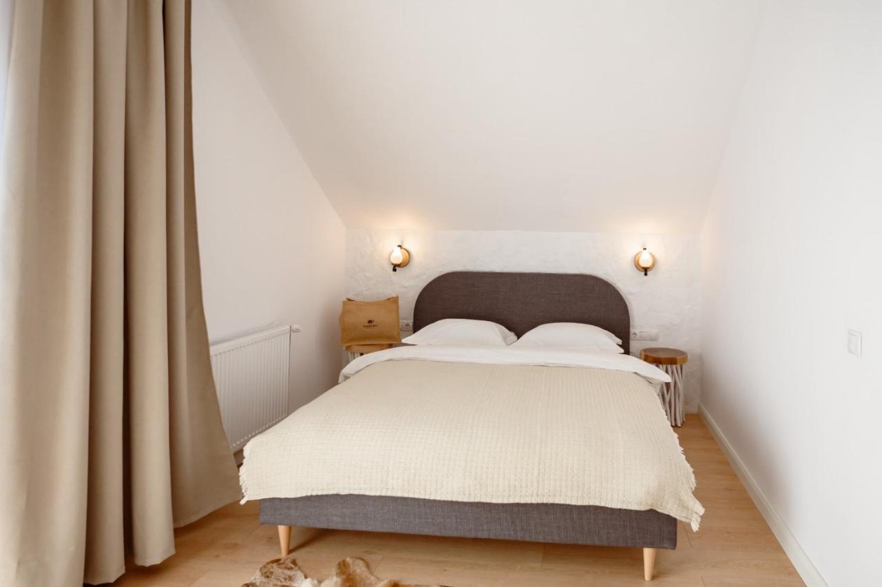 Doppelzimmer mit Balkon