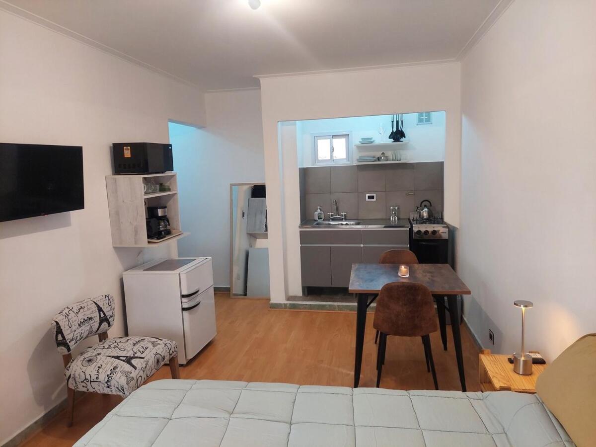 Ramona's Apartment - Recoleta - WiFi 300Mbps - Quen Size - Bed and Breakfast Buenos Aires