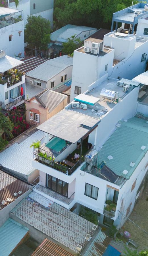 May Bliss Home 4BR Pool walk to beach - B&B