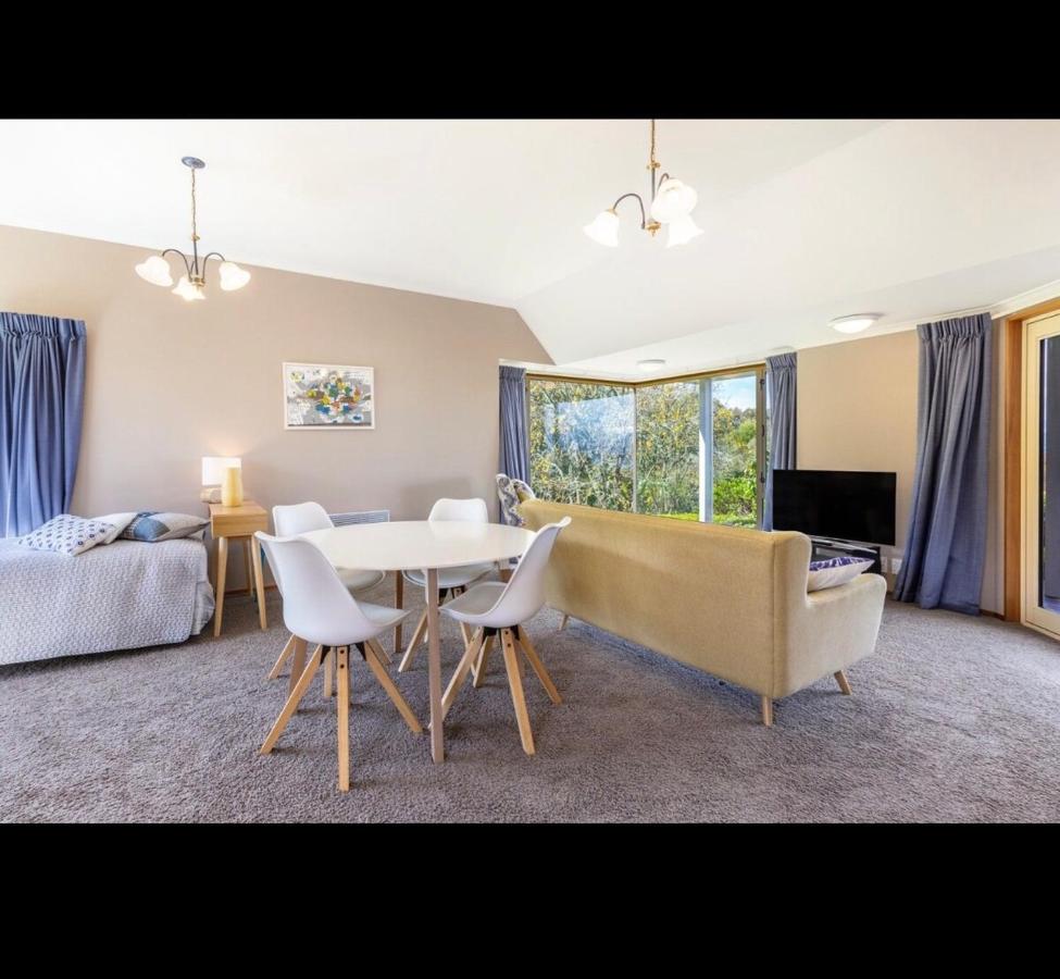 Breath Taking Views of Lake Taupo - Chambres d’hôtes Taupo