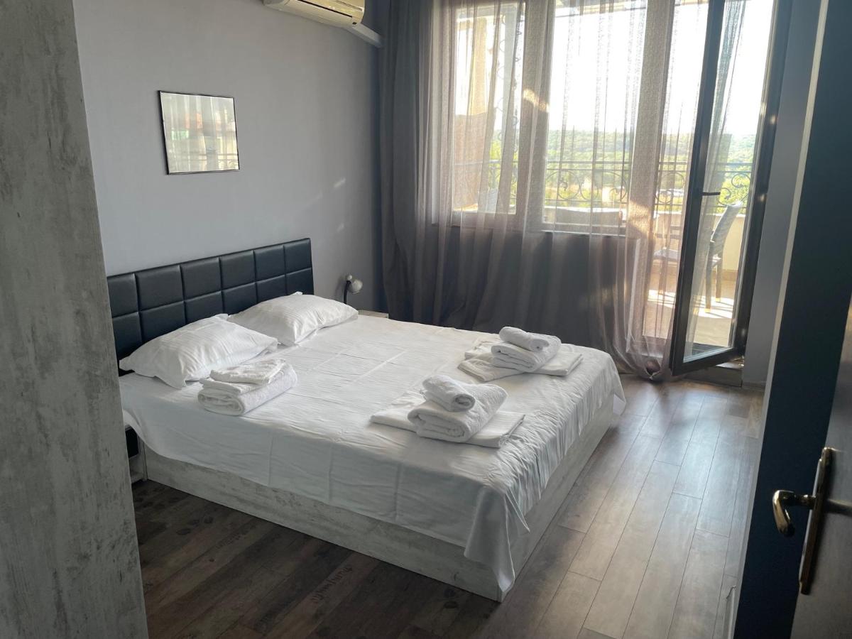 One-Bedroom Apartment with Sea View and Terrace