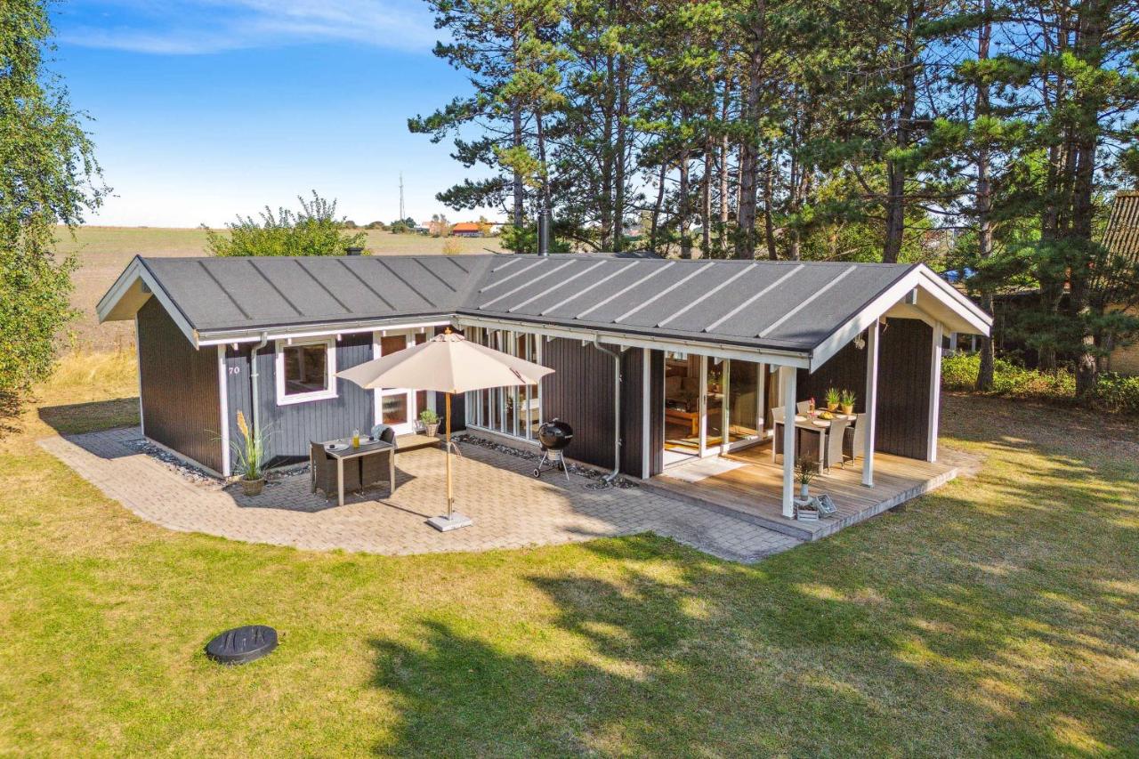 Idyllic Family Summer House 75 Meters From Coast - B&B Gørlev