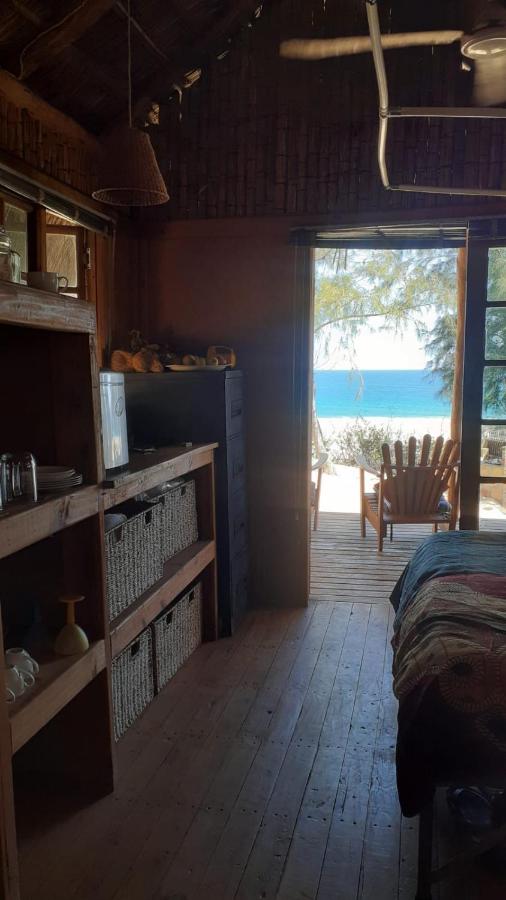 Stunning sea view, charming beach cottage in Barra, Mozambique - 4x4 - B&B Miramar