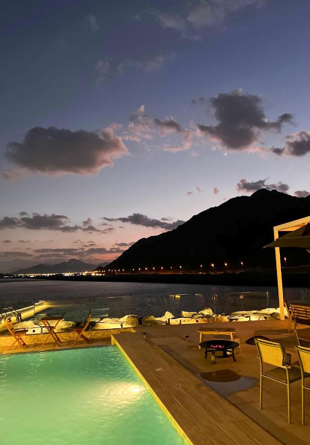 Al Dana, Sea Breeze Villa, Fujairah - Ferienwohnung Fudschaira