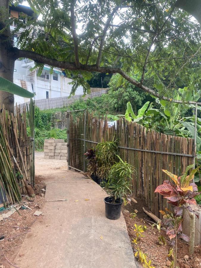 Studio room 2 with AC and kitchenette in the center - B&B Coron