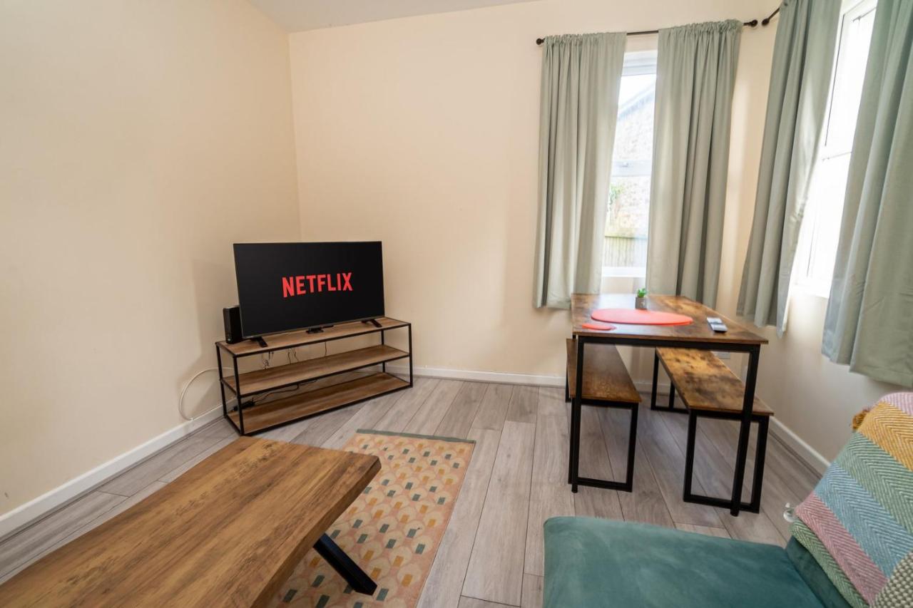 3BR House near Swansea Stadium - Ferienwohnung Swansea