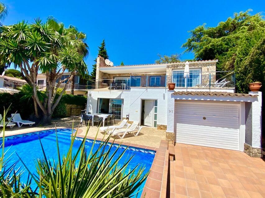Fischet - B&B Lloret de Mar