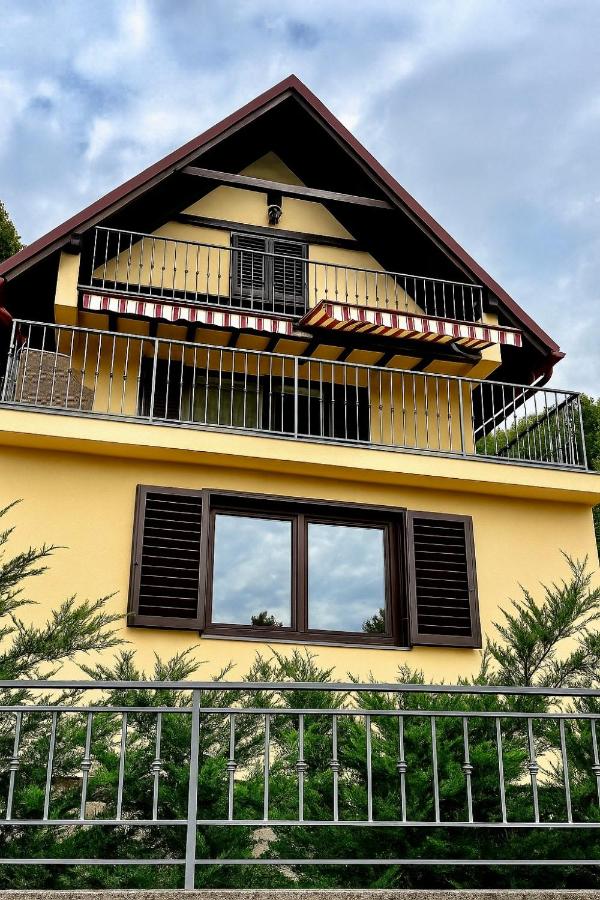 Hillside Lodge, Boutique & Spa - B&B