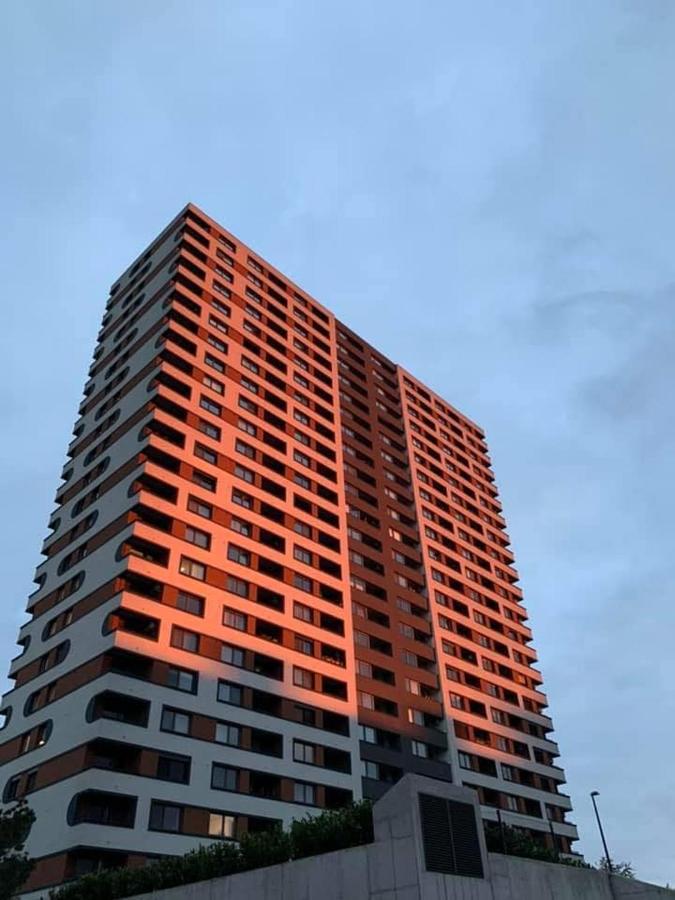 Bright New Build Apartment with Garage, Great View - B&B Bratislava