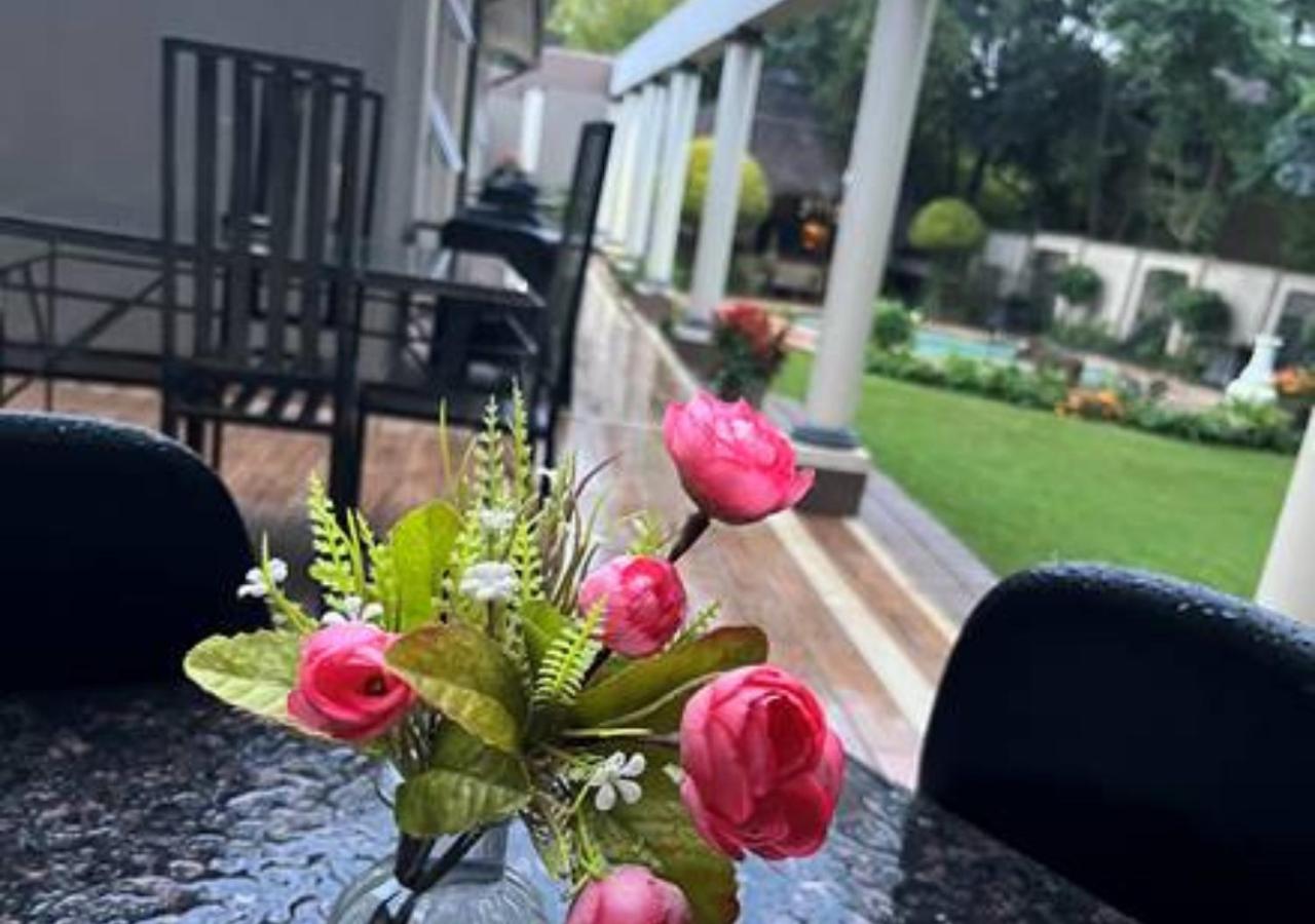 The Lion Room at Frederick's Place - Bed and Breakfast Pretoria