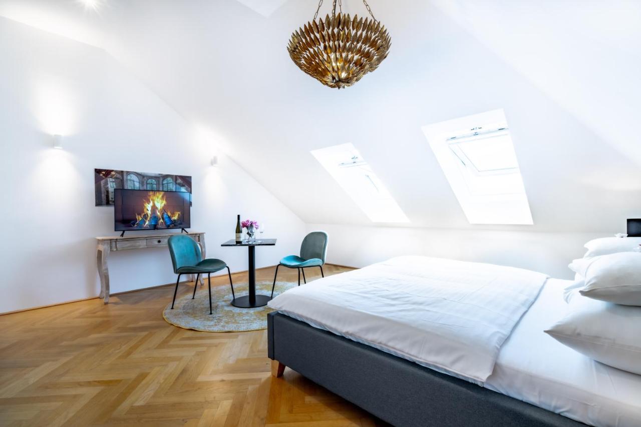 Estudio con cama extragrande