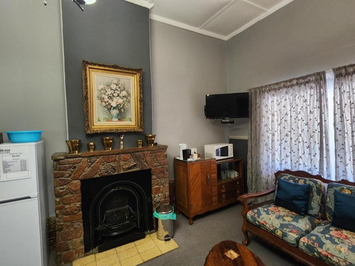 Basic Triple Room