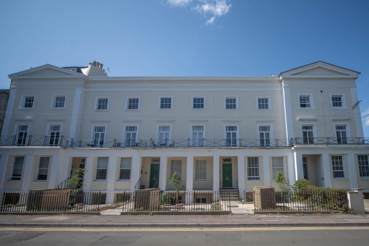 The Cheltenham Suites - Stunning 1 Bed Apartment - B&B