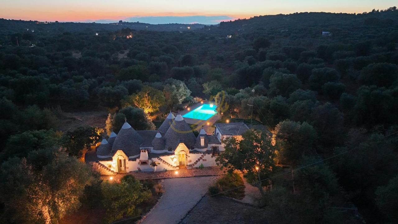 TD Trulli Fico dIndia w Pool Immersed in Nature - B&B Ceglie Messapica
