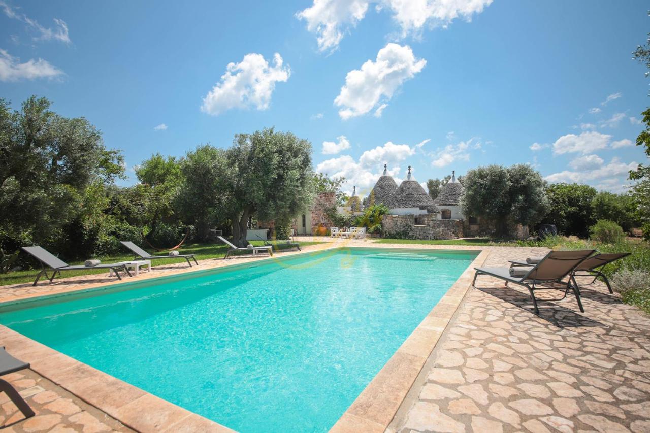 TD Trulli Fico dIndia w Pool Immersed in Nature - B&B Ceglie Messapica