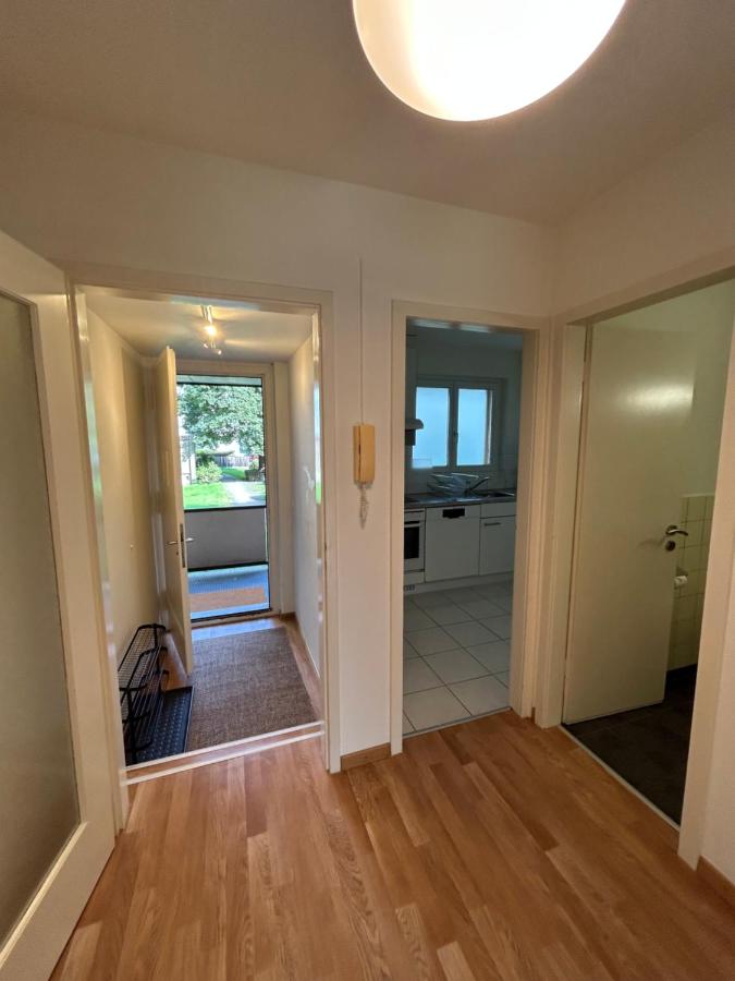 Plain & Practical Zurich Apartment - Bed and Breakfast Zürich