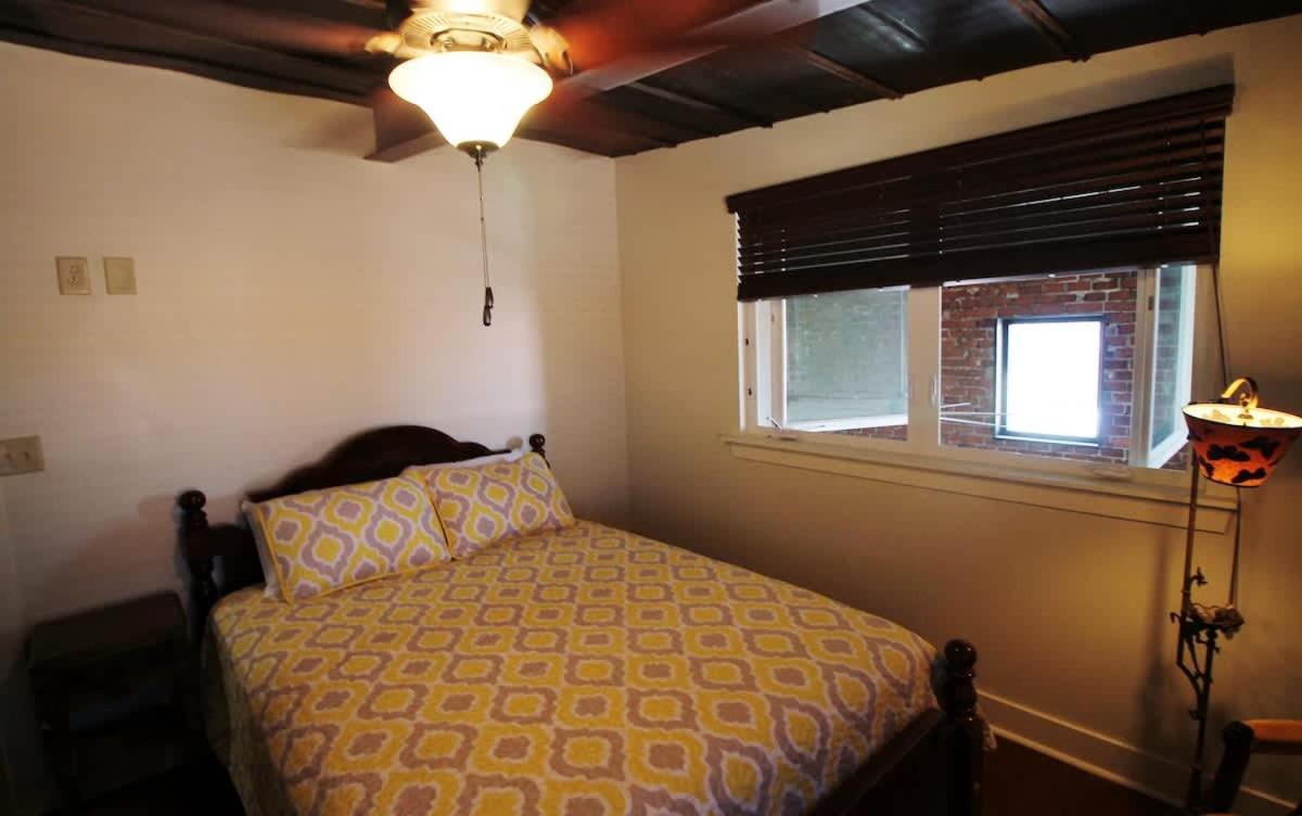 Large Unique Ground Floor Loft with Parking #1 - B&B Macon