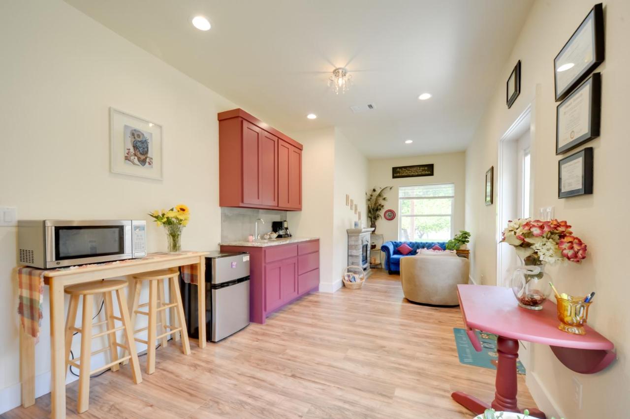 Cozy Casita and Cabana on Lake Marble Falls! - B&B Cottonwood Shores