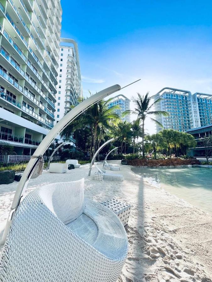 The Solaris Point with Pool View - Bed and Breakfast Manilla