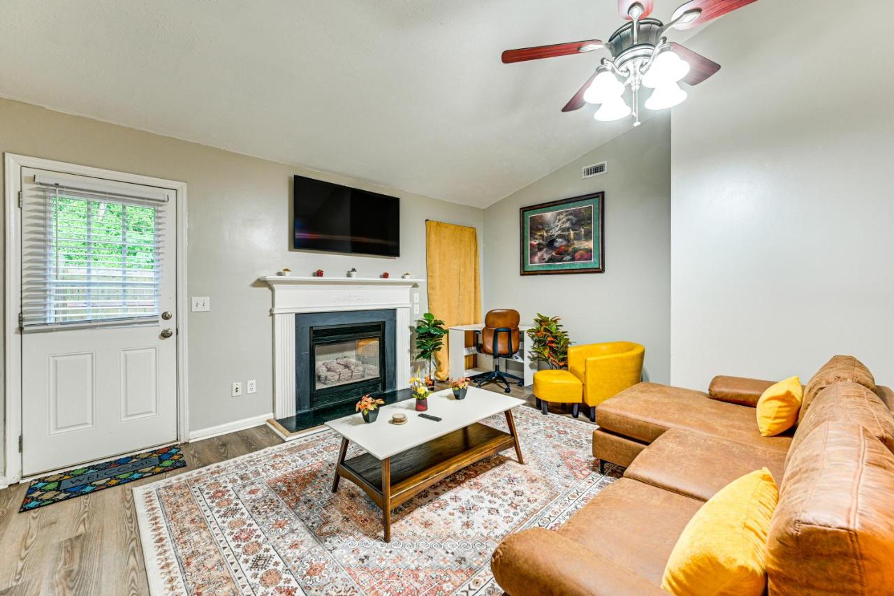 1 Mi to ECU Hospital Greenville Home with Yard! - B&B Greenville