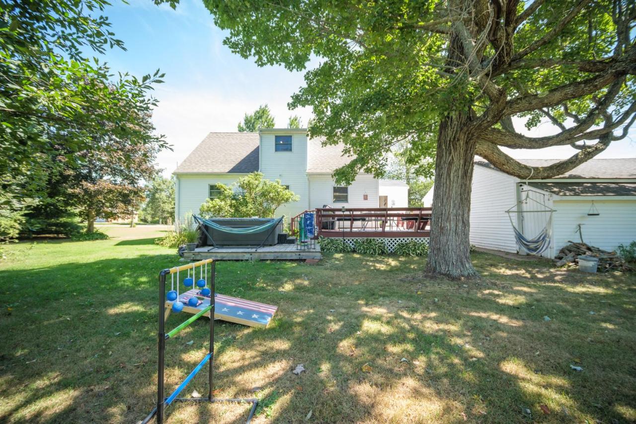 Spacious Country Home, Hot Tub, Fire Pit, Deck - Ferienwohnung Sidney