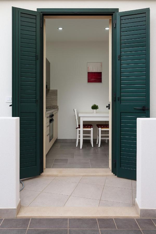 One-Bedroom Standard Apartment