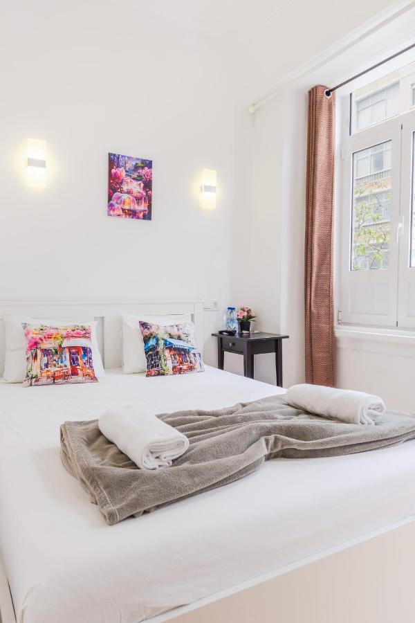 Single Room with Private Bathroom