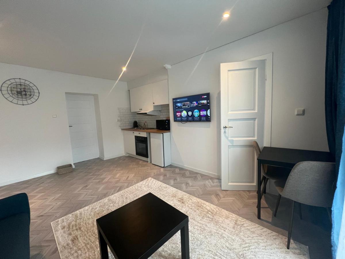 Next door airport apartmens - B&B Karmėlava