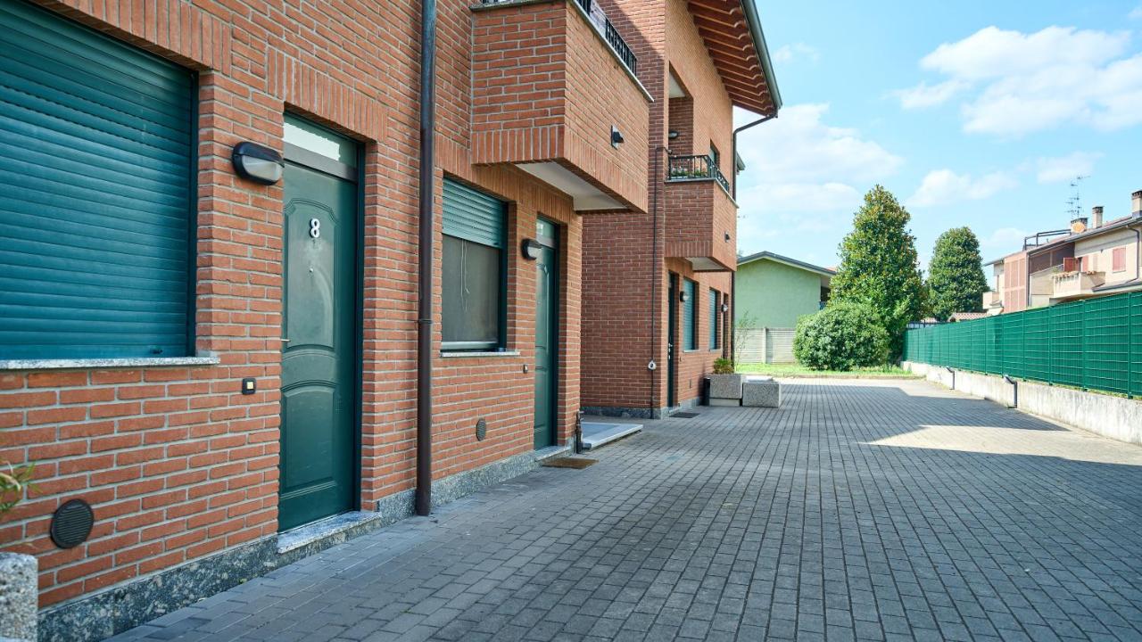 App 8 Accogliente Bilocale con Giardino - Chambres d’hôtes Monza