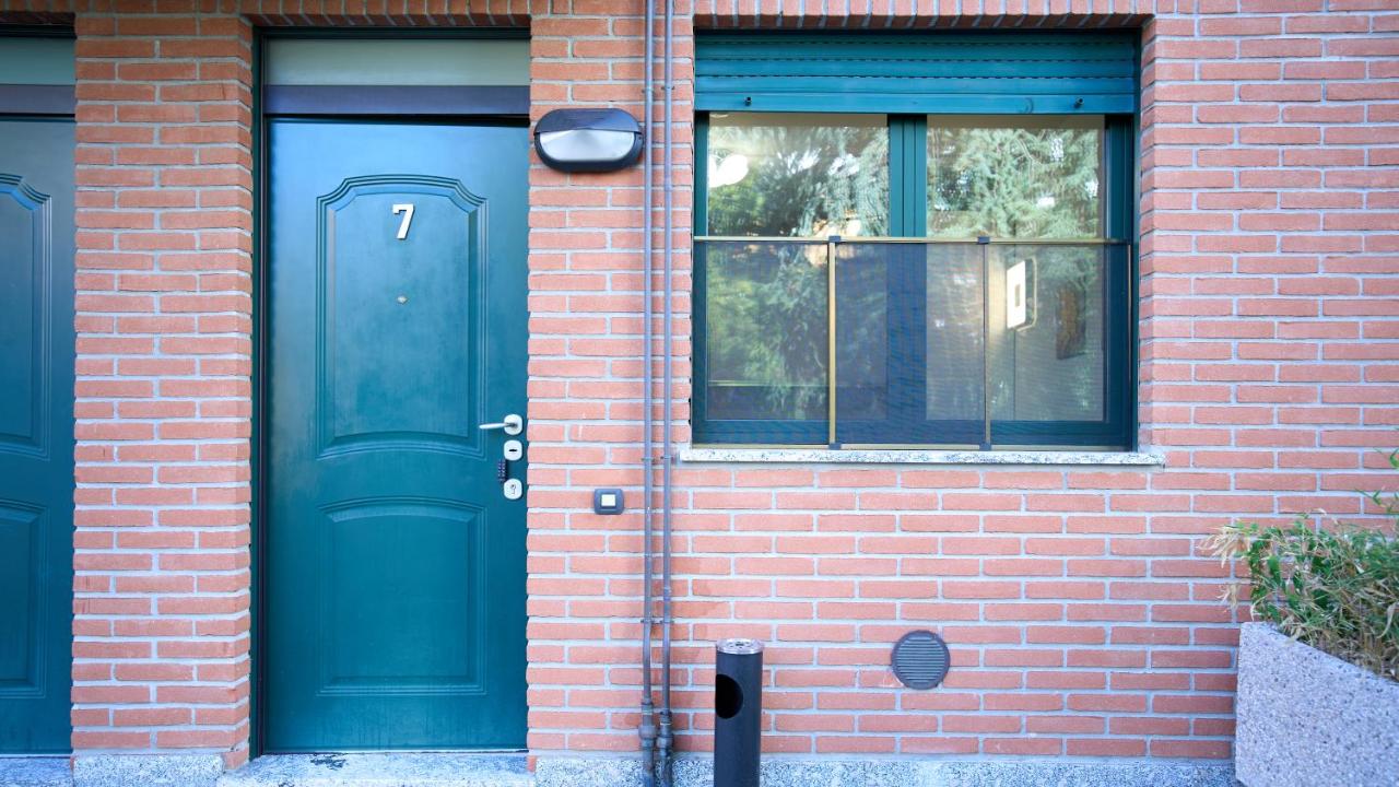 App 7 Modern apartment with private garden - Bed and Breakfast Monza