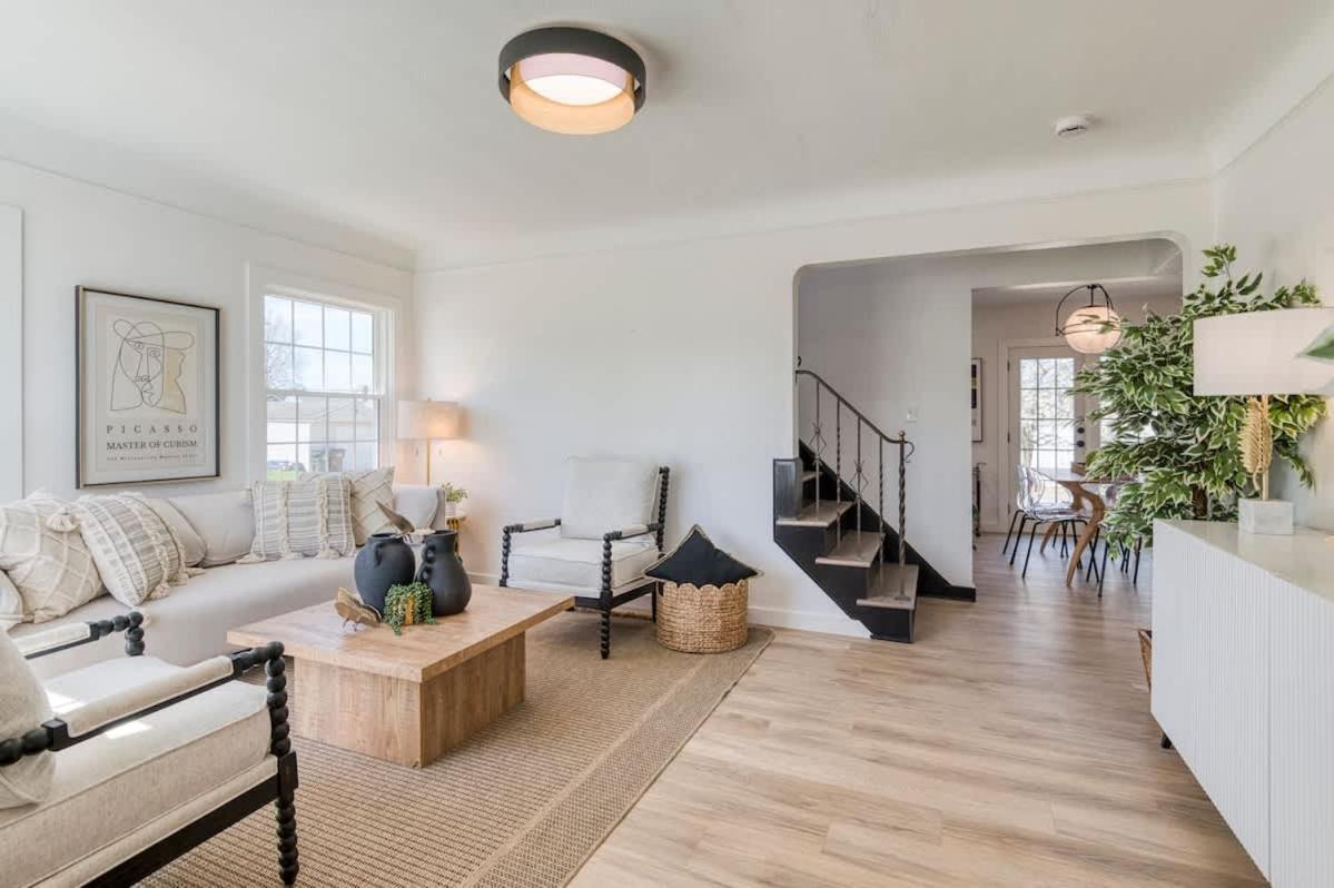 Elegant 4BR Deck & Office - B&B Parma