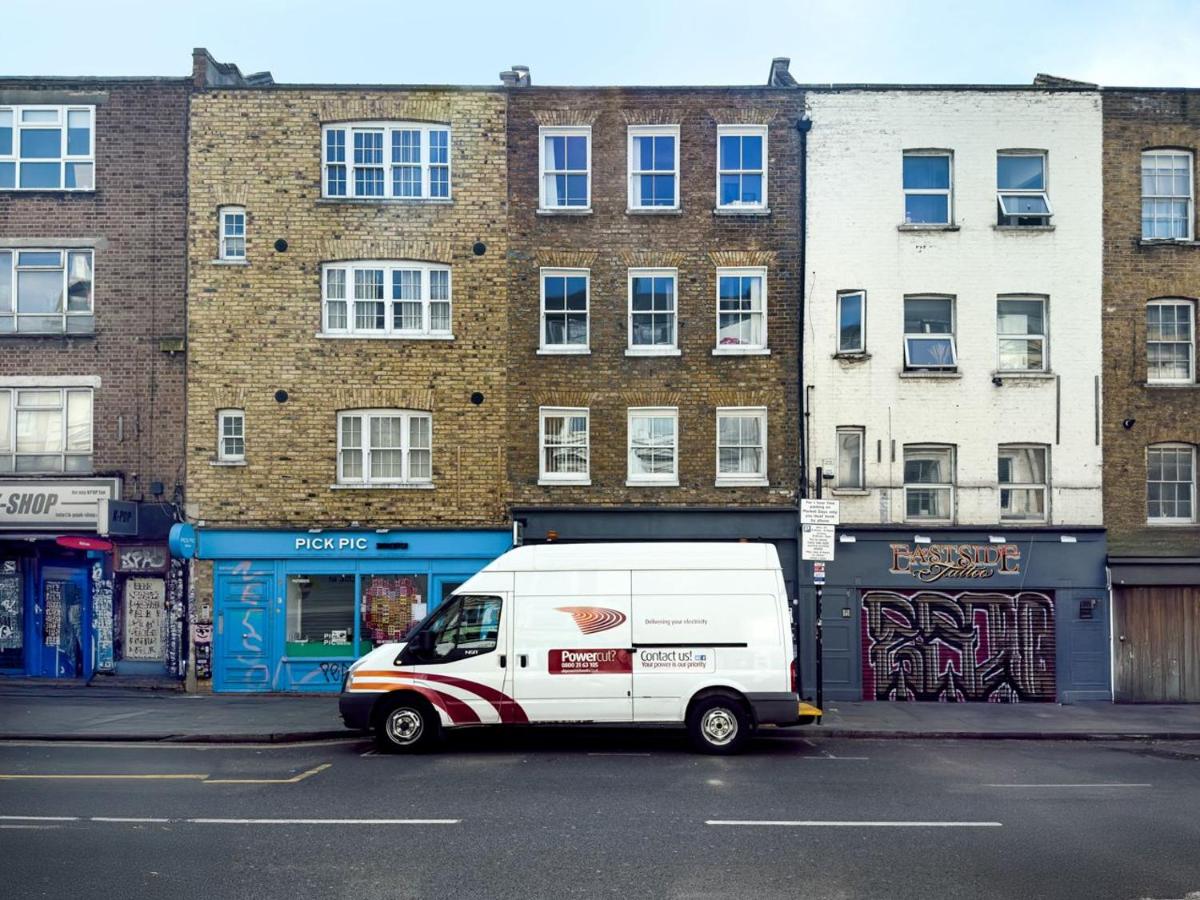 1-Bedroom Apartment with Balcony in Shoreditch Sleeps 4 - Chambres d’hôtes Londres