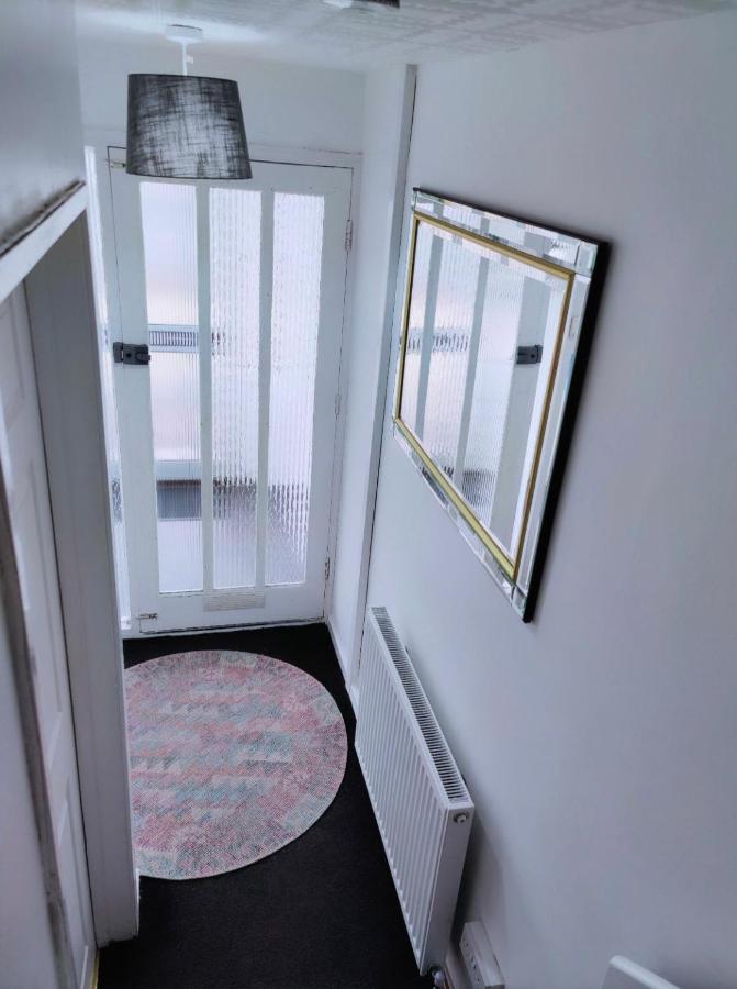 THE CROFT HOUSE - Near Birmingham Airport and NEC For Company, Contractor and Leisure Stays - HS2, JLR, Resorts World, Large Onsite Secure Parking - Chambres d'hôtes Birmingham