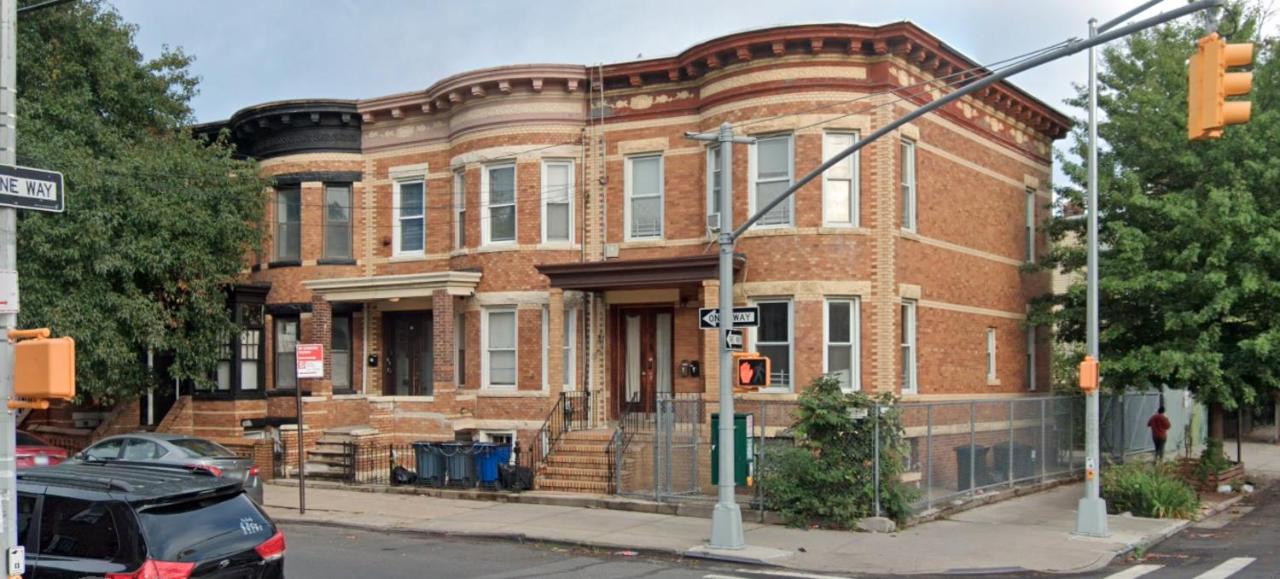 Cozy Studio Staycation - Brooklyn close to Train stations - B&B