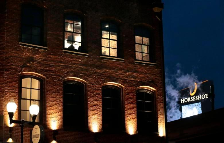 Spacious Riverfront Loft, Steps to Gateway Arch & Dining, 201 - B&B San Luis