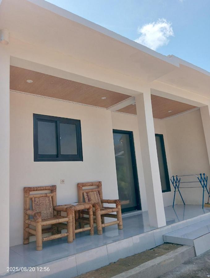 Mandalika Beach - B&B Katilampak