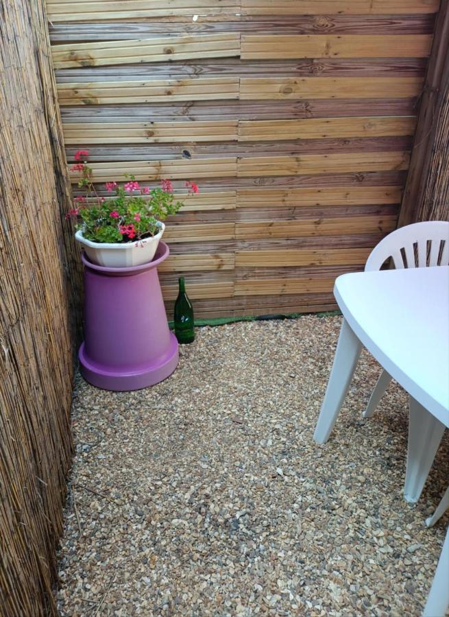 Appart' année 70 qui ose les couleurs - Chambres d’hôtes Châteauneuf-en-Thymerais