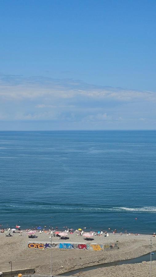 Сдается уютная квартира в солнечном Батуми у моря! - Bed and Breakfast Batoemi