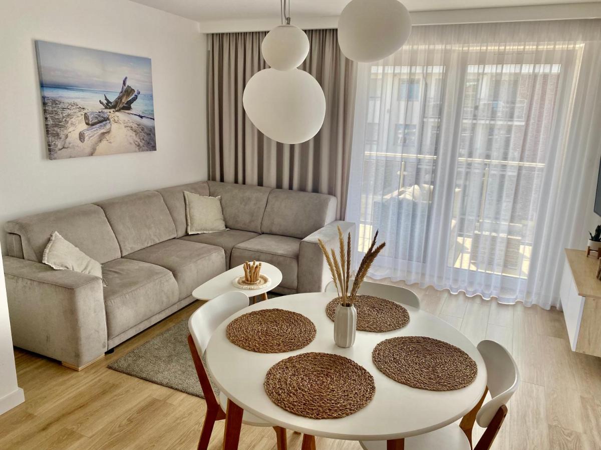 Apartament NADMORSKI z Basenem Klifowa Rewal - B&B