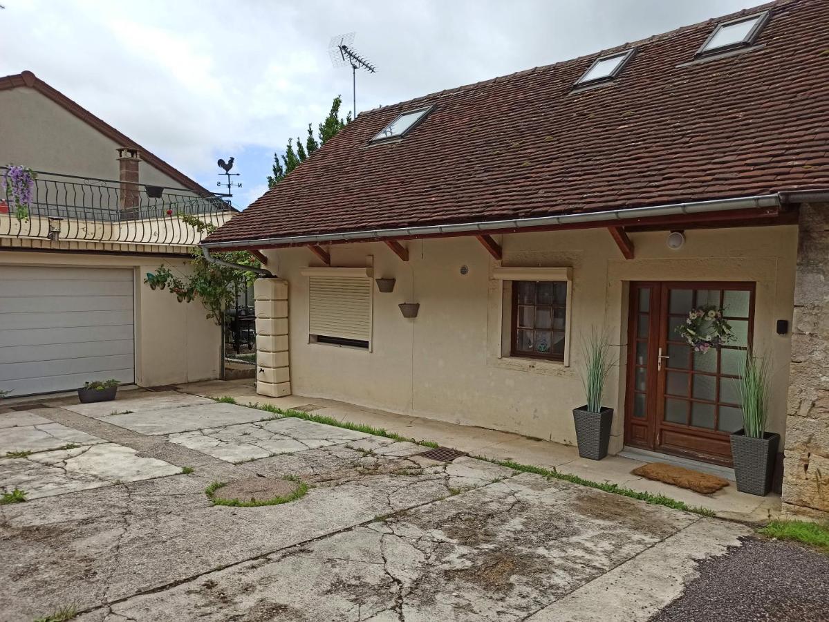 JURA - Maison de village entière avec piscine - B&B