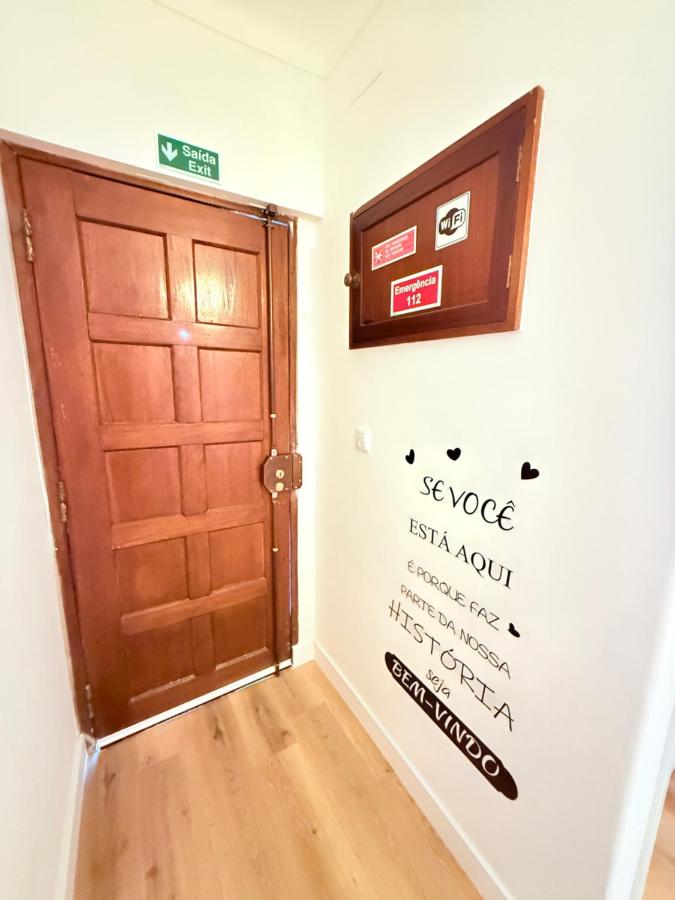 Moradia Surf 4 Quartos com escada e Jardim - B&B Almada